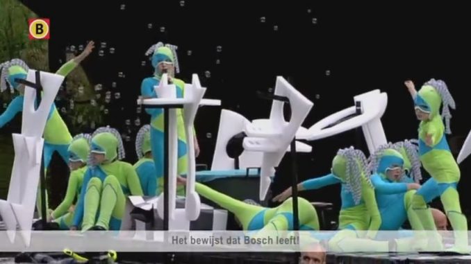 なかなか日本ではお目にかかれない世界観のパレードです