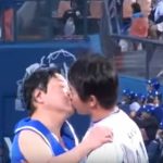 予想外!始球式でダチョウ倶楽部のお約束ネタを、あの選手同士が披露