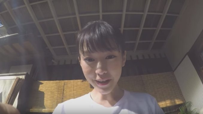 缶からの視点で桐谷美玲を見上げる